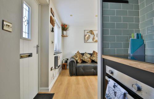 Luxury Cosy Central Detached Cardiff Bungalow with Free Parking - Foto 5