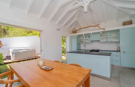 A Caribbean Gem With Stunning Hill and Ocean View - Foto 10