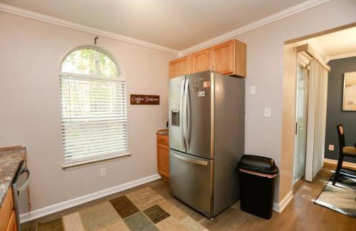 MidLong Term Rental Cozy Home at Mary Roberts - Foto 6