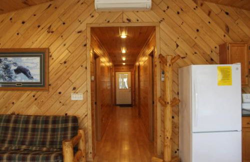 Cabin 5 - Modern Cabin with AC and lake views Fully handicap accessible - Foto 5