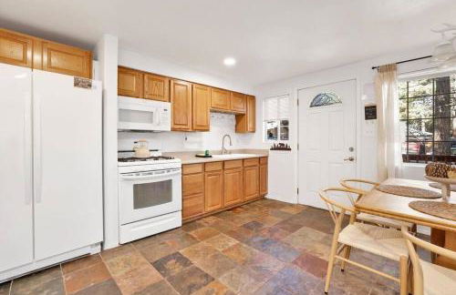 Apres Chalet Retreat~ Hot Tub~ Relax Away Cottage~ - Foto 22