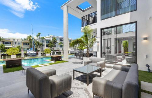Three Story Waterfront Villa with Basketball and Mini Golf - Foto 56