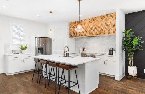 TWO Neighboring Homes Sleeps 24 Walk to 12 South - Foto 15