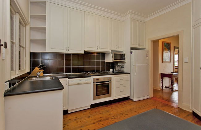 Red Brick Beauty - Central Cottage - Photo 5