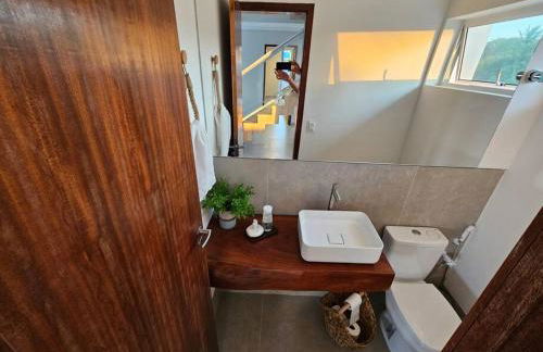 Piscina aquecida, 5 suítes e pé na areia com vista espetacular!! - Photo 63