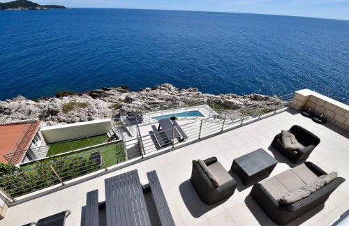 Blue Views Villa with Heated Pool and Jacuzzi - Photo 52