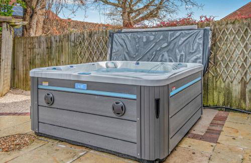 Henrow House Lymington 4 Bed Detached Home with Hot Tub - Foto 4