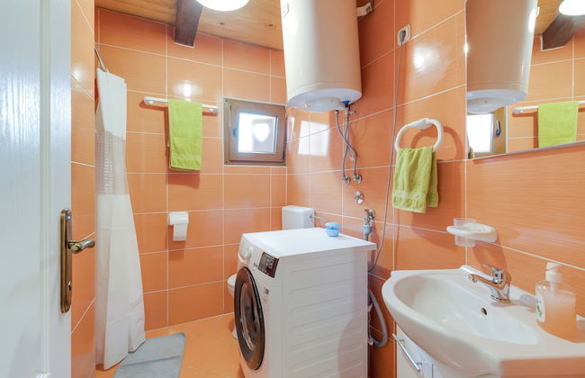 Rustic Cottage With Heated Pool - Photo 12