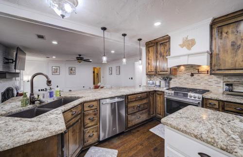 Trophy Haven Retreat With Pool - Foto 20