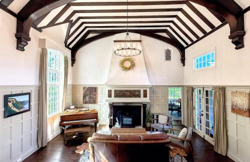 WOW New Spectacular Franconia Home - history - views - fire pit - hot tub - pool - grandeur - MUST SEE - Foto 32