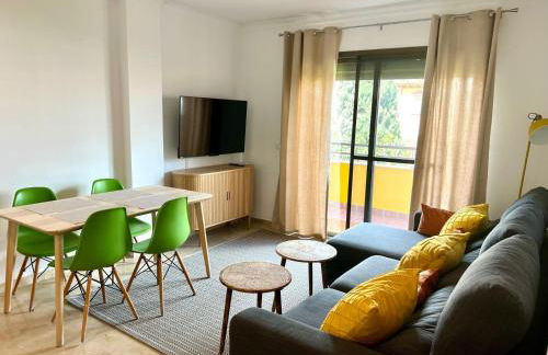 Urban Retreat with Views & Terrace - Foto 40