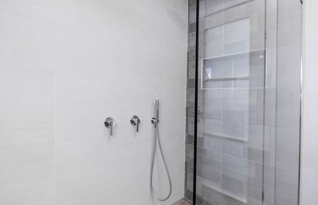 Spacious 4BD House w Pool in Hezliya - Foto 30