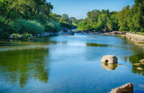 Southern Charm off The Square Sleeps 10 Firepit - Foto 40