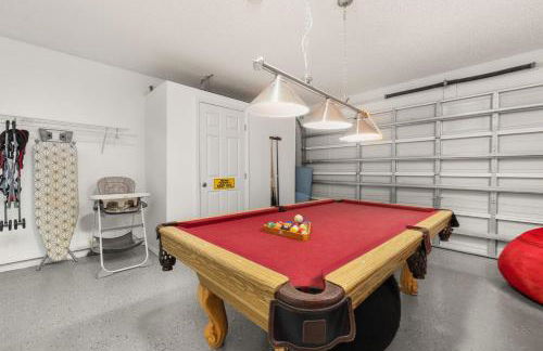 Single Story Villa with Pool Views and Family Fun - Foto 48