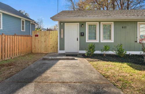 5 Min to Downtown - 7 to Duke - Washer and Dryer - Photo 29