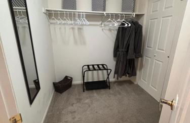 Unwind in Style in this stunning townhome retreat - Foto 9