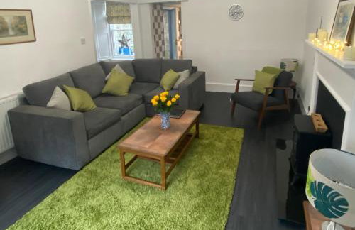 Arden House - Photo 2