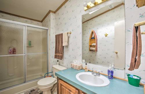 Cedar Creek Lake Access Retreat with Deck - Foto 17