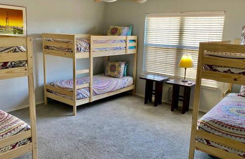 Amazing House with Pool, Arcade, Hot Tub and More - Accomodates 16 guests - Photo 34