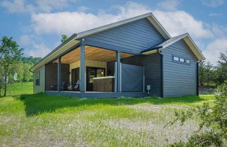 Galena Spring Escape - Hot Tub & Cozy Nights - Foto 40