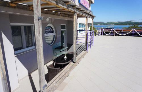 Villa Lavanda - family friendly, beachfront - Photo 16