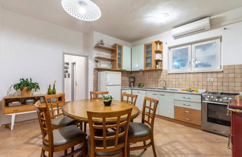 Apartment LOTA with heated pool on top location - Foto 29