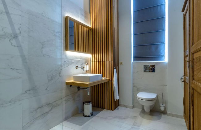 Splendid Castle in Perwez-haillot With Sun-loungers - Photo 14