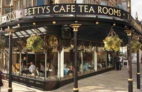 Central 2-Bed Apartment with Balcony & Parking - Foto 34