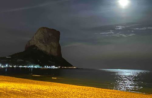 Espectacular villa junto a la playa, piscina privada y vistas al mar - Foto 53