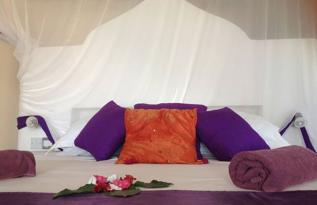 Villa - Right on the Beach, Under the Coconut Trees, Sleeps 10, Pool, Chef - Foto 3