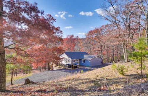 Serene Springfield Retreat on 6 Acres with Hot Tub! - Foto 27