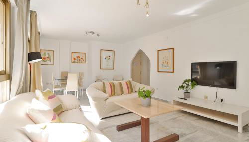 C09 Roomy Luminous 5 Bedroom in Town - Foto 5