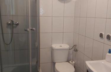 Leśne Zacisze Kretowiny 88 nad jeziorem Narie z własnymi pomostami apartamenty sezonowe lato - Foto 49