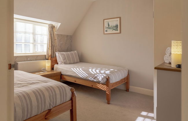 Jasmine Cottage-2BD in Heart of Bourton - Photo 3