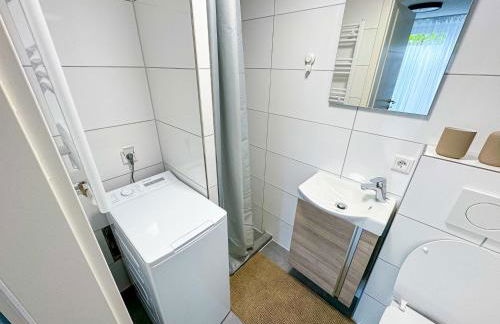 ImmoStay G#1 Ferienhaus - Parken & WiFi, 2 Balkone und 2 Bäder,4K - Foto 78