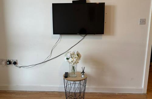 Cosy 1-Bedroom Apartment in Central Grays with Parking & Excellent Transport Links - Foto 10