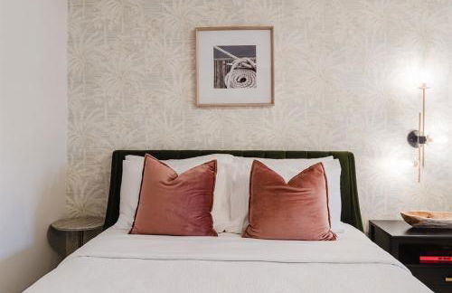 Palms Oasis with Salt Pool Movies Firepit Golf - Photo 24