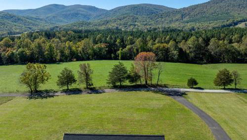 Contemporary Mountain Holiday Home with Hot Tub - Foto 5