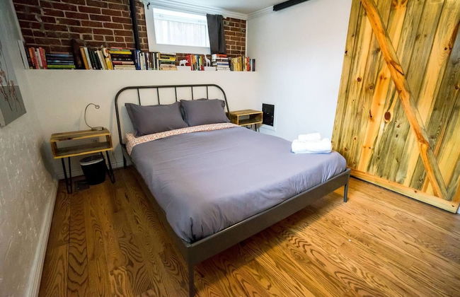 The City Park Cottage With Home Theater - Photo 4