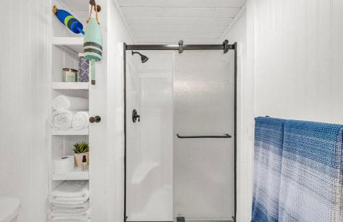 Tiny House Boat on a Tiny Lake Retreat - Foto 22