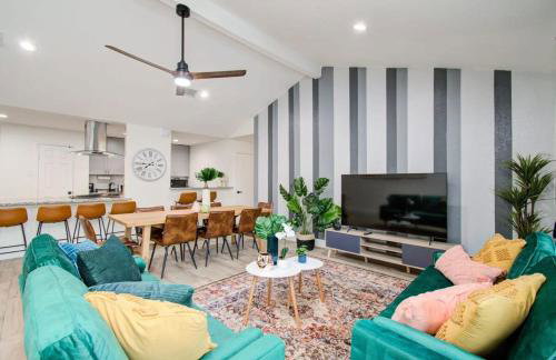 Friendswood Getaway - 5 Bedrooms + Pool + Patio - Foto 6