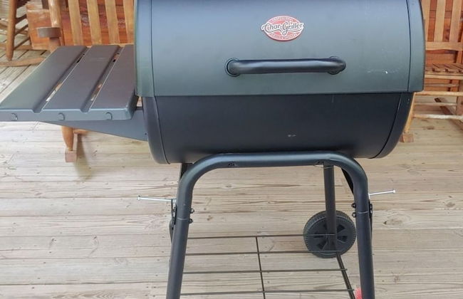 Romantic, pet friendly cabin with private hot tub, washer/dryer and full kitchen Studio Cabin by RedAwning - Foto 19