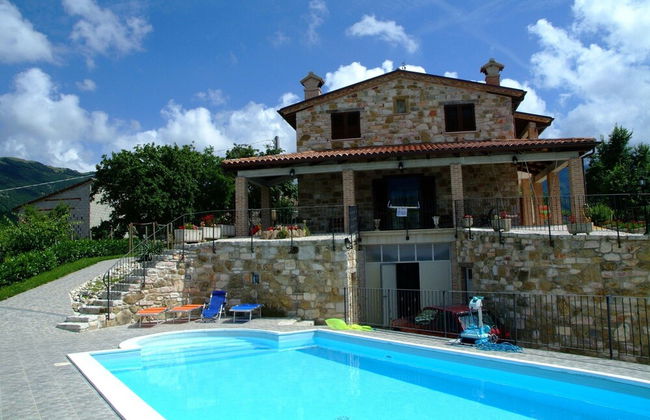 Serene Living in a Stone Villa in Marche - Foto 18