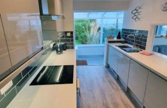 Spacious home with panoramic sea view, free parking EV & large garden - Photo 52