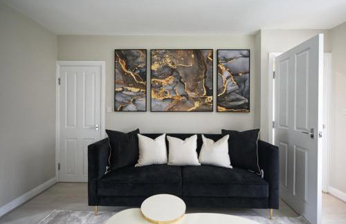 Luxury Harborne Home, Perfect for Contractors & Families 5 Mins from QE & Uni - Photo 4