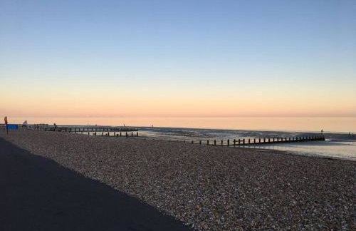 Mews Cottage in Private Seafront Estate - Photo 10