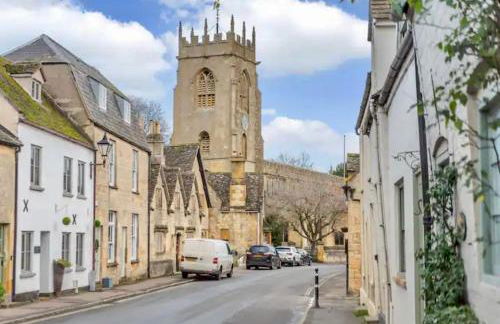 Luxury Cotswolds Cottage with Hot Tub - Foto 18