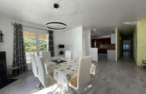 Villa à Orgnac-l'Aven avec piscine chauffée, 6 pers, jardin clôturé, animaux admis - FR-1-382-127 - Foto 8