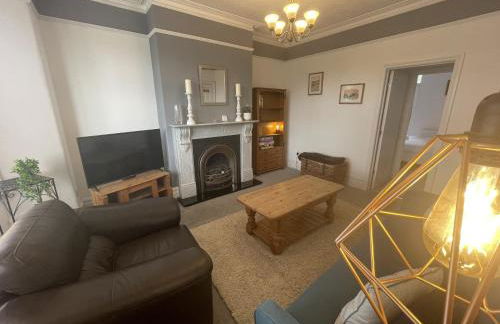 Restful Harbourside Apartment with Garden - Foto 3