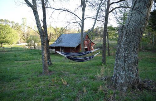 In the Woods by a Pond! Sugar Ranch Guest House! - Foto 35